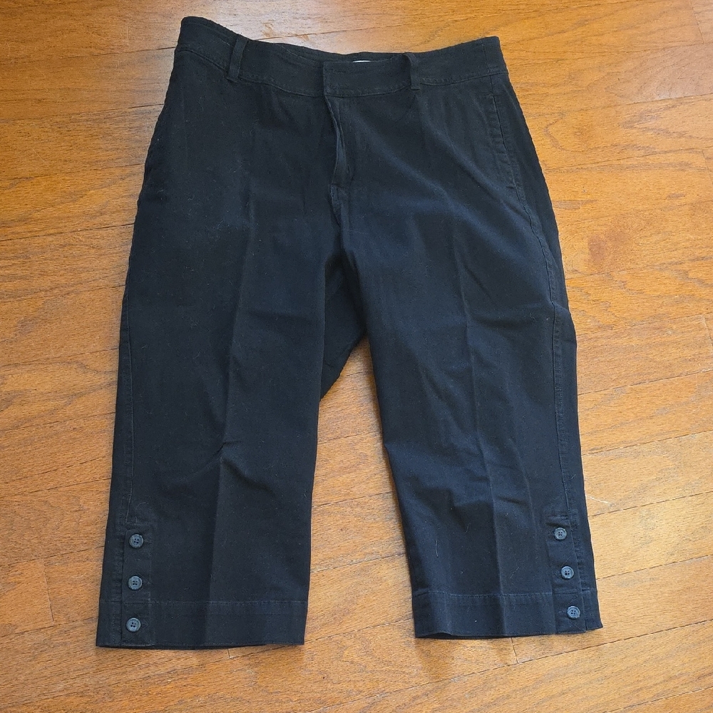 Coldwater Creek Black Cropped Pants with Button‎ Accents